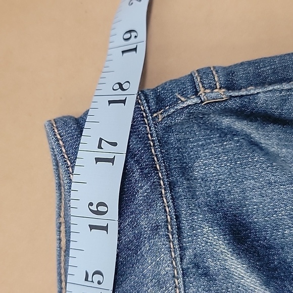 Time and Tru, Size 18 High Rise Denim Cutoff Shorts, Excellent Condition - Picture 4 of 8